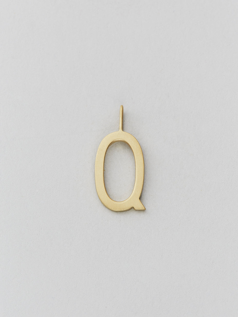 Zlatý přívěsek Písmeno A - Z - 16 mm DESIGN LETTERS | Stylové doplňky pro děti a ženy | Lavly.cz