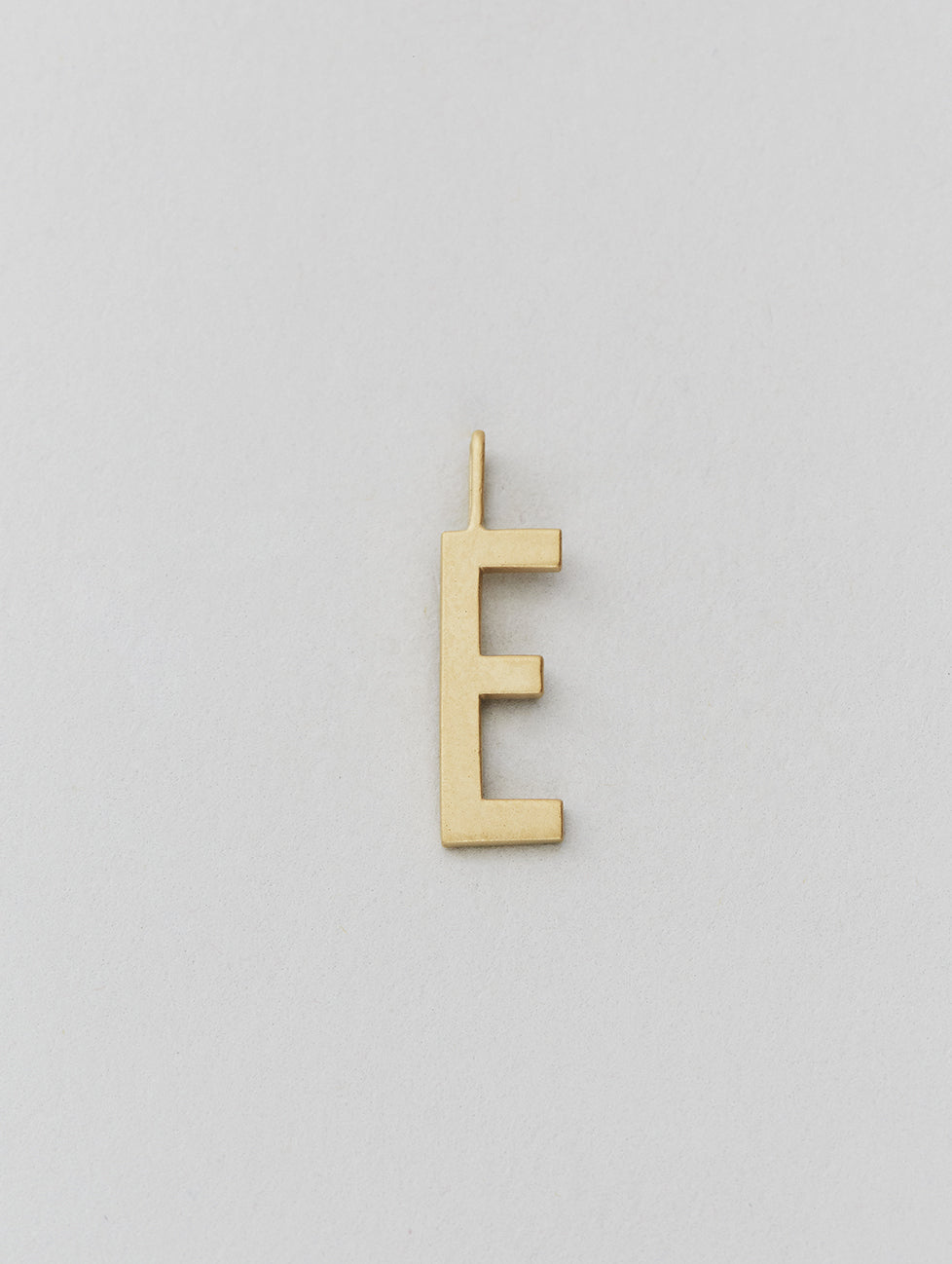Zlatý přívěsek Písmeno A - Z - 16 mm DESIGN LETTERS | Stylové doplňky pro děti a ženy | Lavly.cz