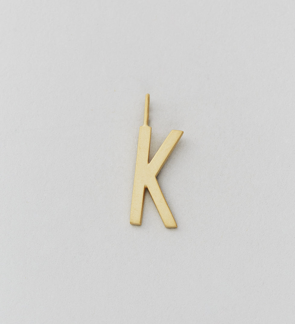 Zlatý přívěsek Písmeno A - Z - 16 mm DESIGN LETTERS | Stylové doplňky pro děti a ženy | Lavly.cz