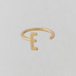 Zlatý prsten Písmeno A - Z - DESIGN LETTERS | Stylové doplňky pro děti a ženy | Lavly.cz