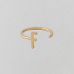 Zlatý prsten Písmeno A - Z - DESIGN LETTERS | Stylové doplňky pro děti a ženy | Lavly.cz