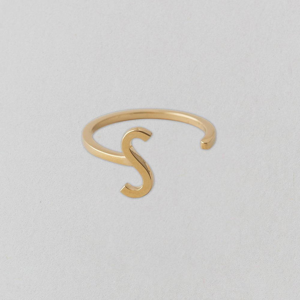 Zlatý prsten Písmeno A - Z - DESIGN LETTERS | Stylové doplňky pro děti a ženy | Lavly.cz