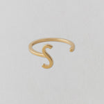 Zlatý prsten Písmeno A - Z - DESIGN LETTERS | Stylové doplňky pro děti a ženy | Lavly.cz